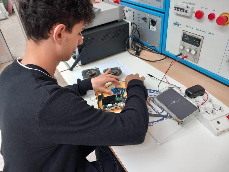 MEME electric mobility for an eco-sustainable Messina - 1lByWGdHSf0y2.jpg