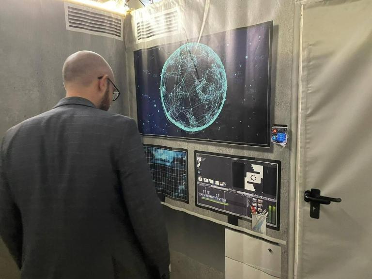 Cyber Escape Room – attacco alla Nerd Corporation - 1wwd6yt8HUuwu.jpeg