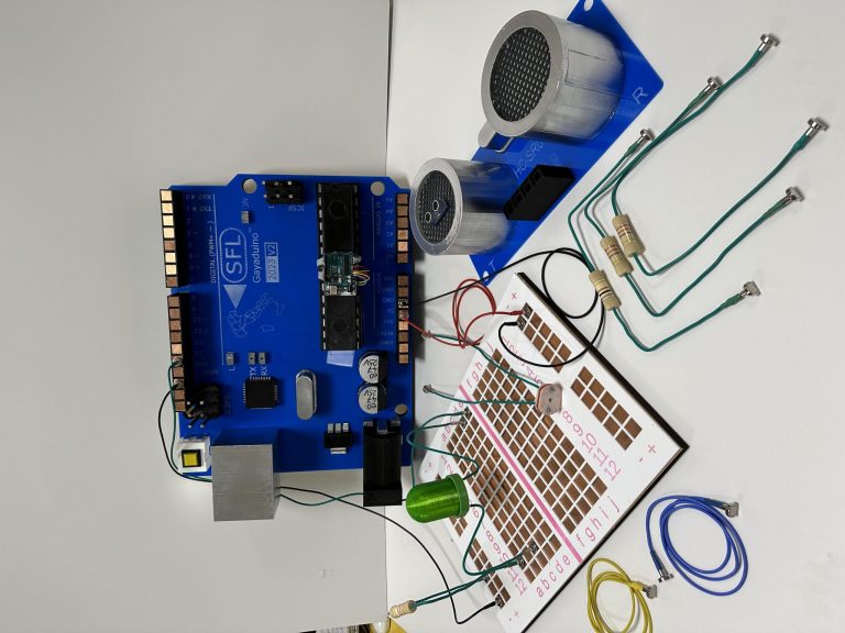 9Xduino: una versione in scala 9:1 del vostro microcontrollore preferito - 2RxJk8onbvsCb.jpeg