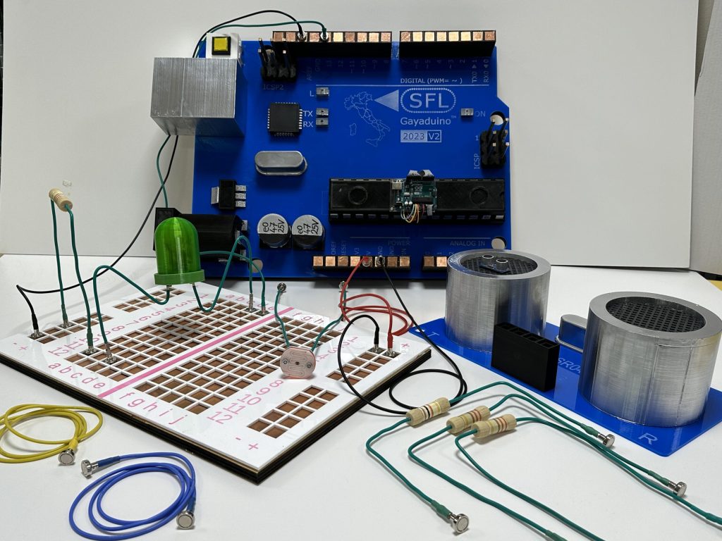 9Xduino: una versione in scala 9:1 del vostro microcontrollore preferito - Maker Faire