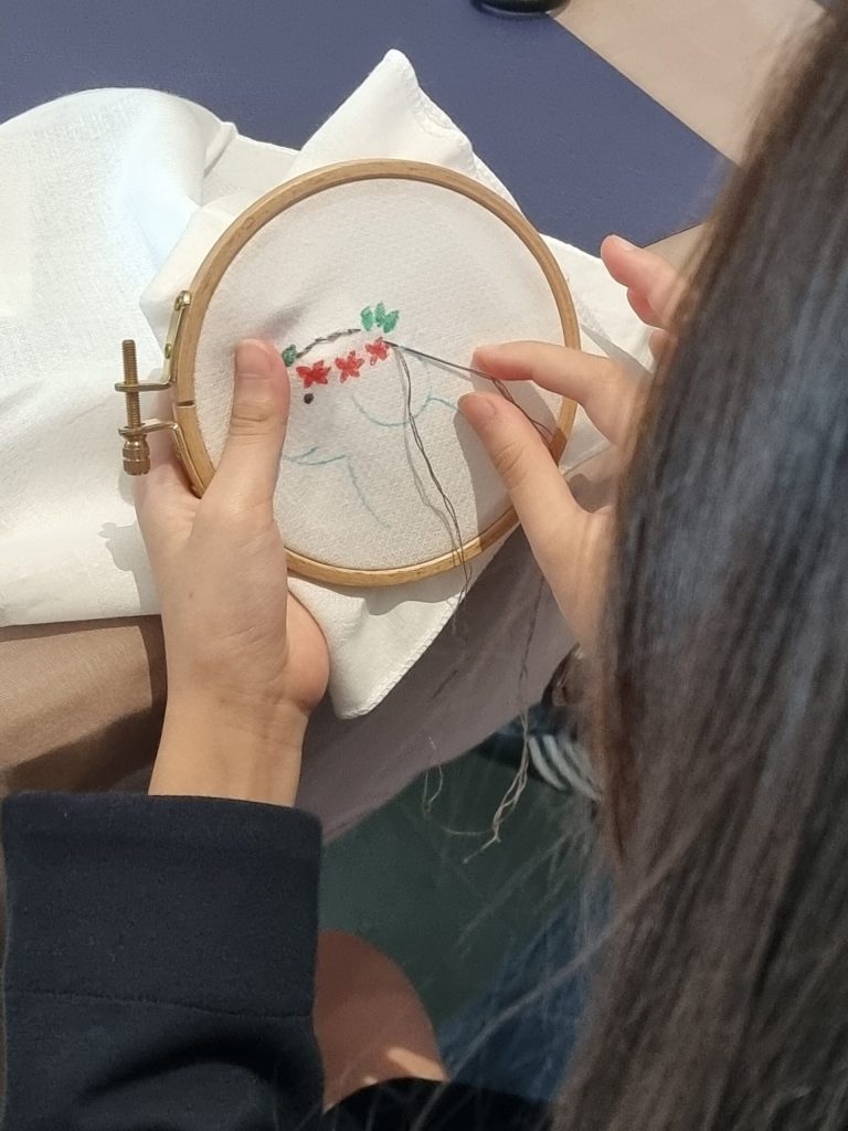 Maker Faire Seoul 2024 - embroidery-and-a-girl.jpg