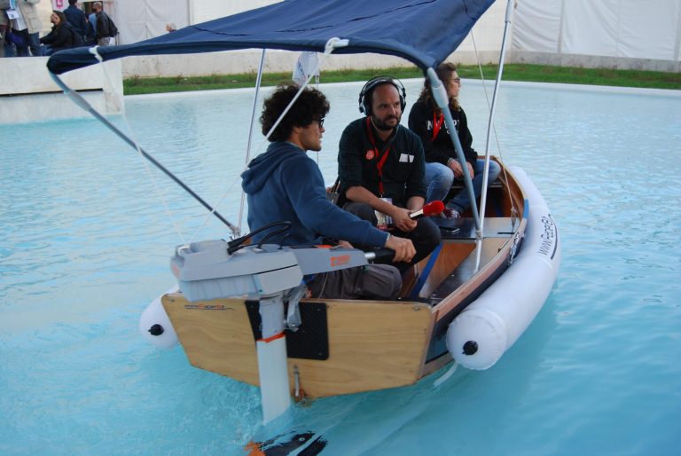 P8 î la barca pieghevole italiana a propulsione ibrida - gzk2gBrGrrvN.jpg