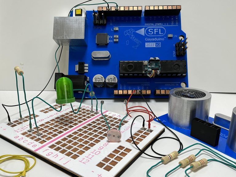 9Xduino: una versione in scala 9:1 del vostro microcontrollore preferito - nQPvhN6cnypF.jpeg