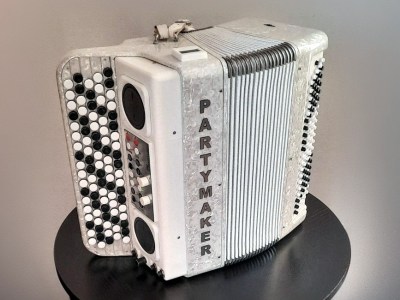 Partymaker: From MIDI Keyboard to Accordion Synthesizer - Maker Faire Bay Area 2024