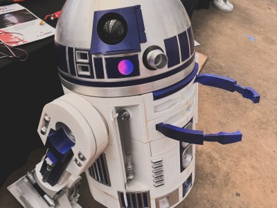R2D2 imprimé en 3D - Maker Faire poiters 2024