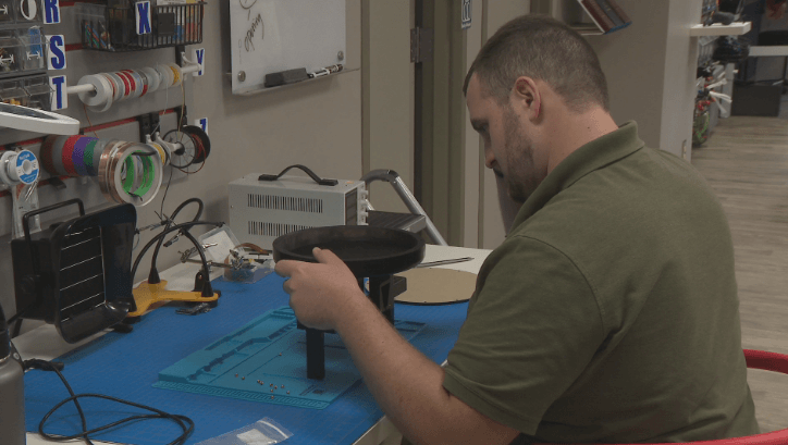 Maker Faire generate 2024 - 7edc77f9-e503-4d44-87c0-0ff3038ff40b-IneasternIowamedicalteammembersshowcasedtechnologiesthathaveimpactedpatientcare.png