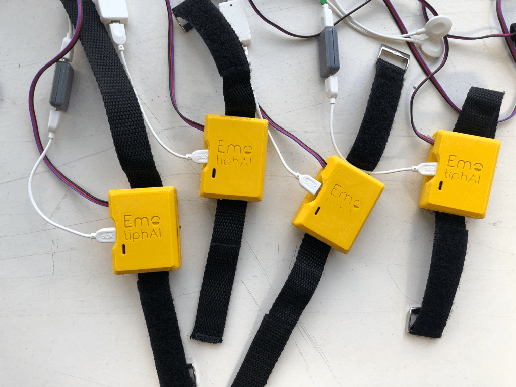 EmotiphAI  Como detectar emoes num grupo de pessoas atravs de biossinais - Maker Faire Lisbon